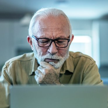 seniori a postupy pri podvodoch ilustračný obrázok ESET