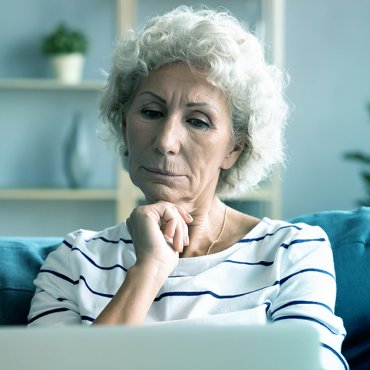 Seniori Ako rozpoznať obsah vytvorený umelou inteligenciou ilustračný obrázok ESET