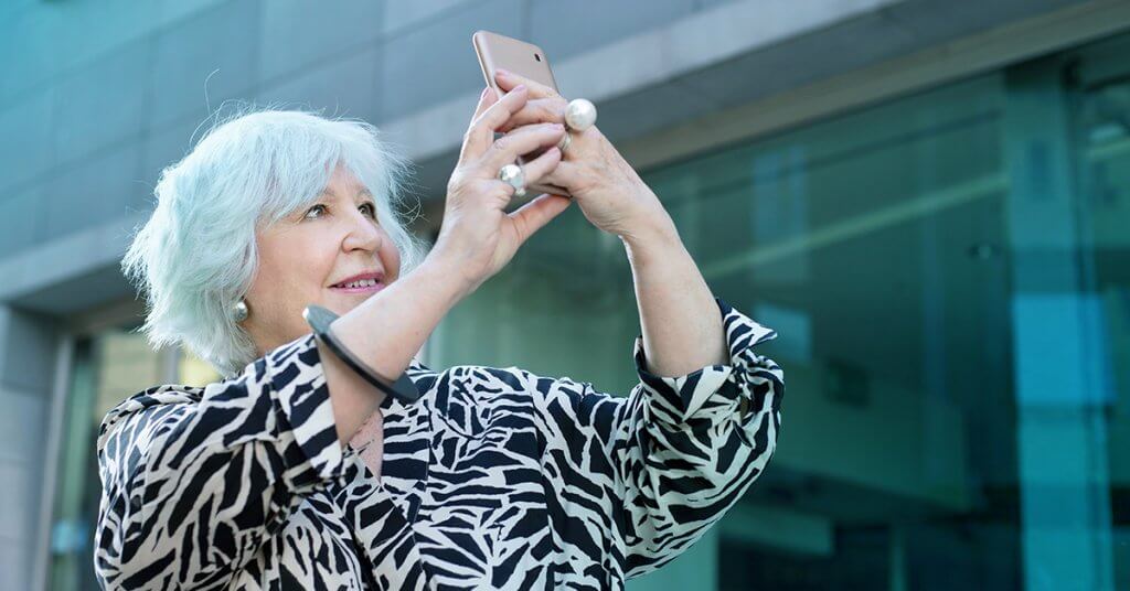 Seniori mobilom nefoťte náhľadový obrázok ESET