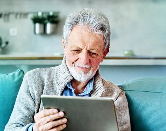 Seniori a online podvody ilustračný obrázok ESET